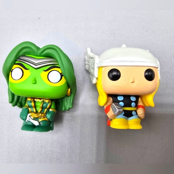 Funko Pop minis 1" - Picture 1 of 2